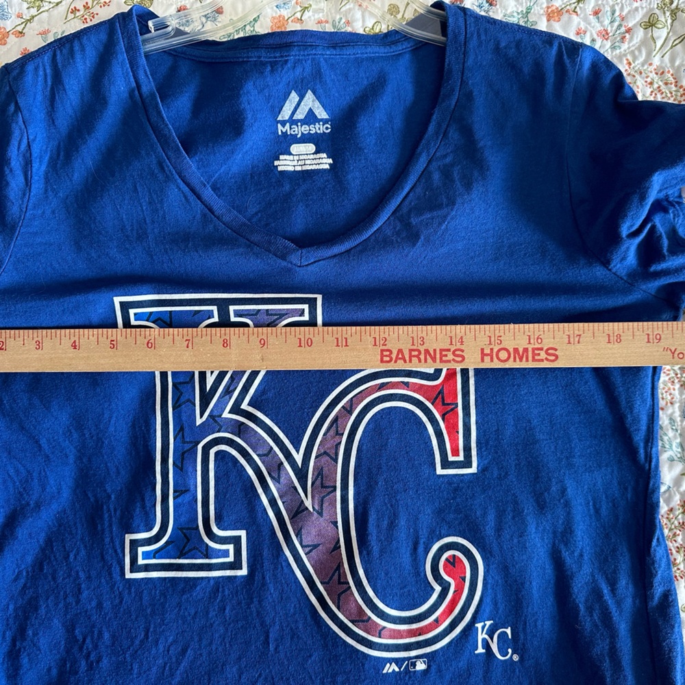Women’s Kansas City Royals T-Shirt, Size Medium - Picture 9 of 11